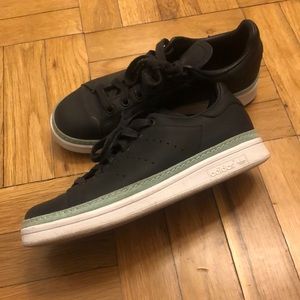 Black & Foam Green Adidas Stan Smith New Bold size 6.